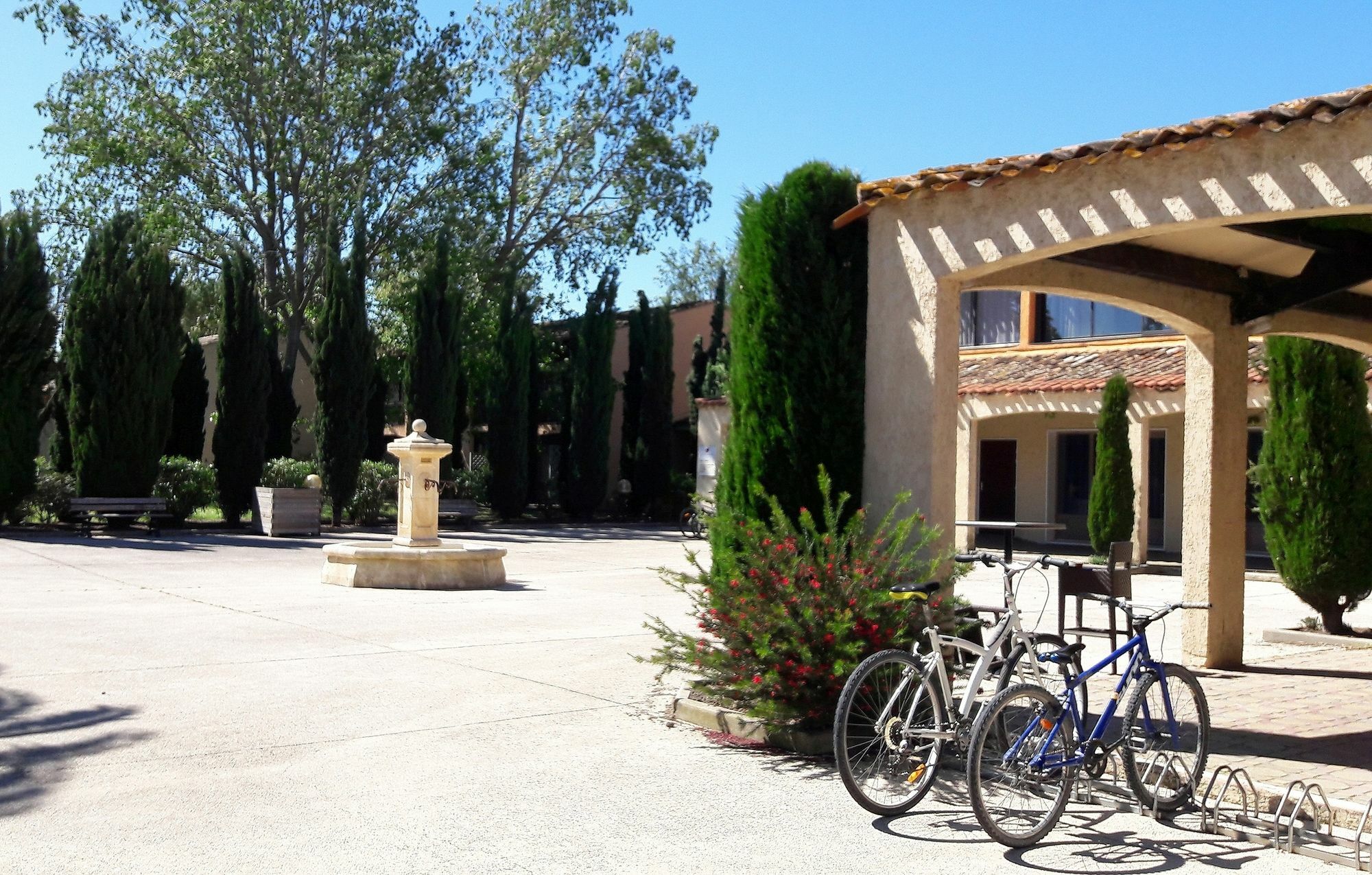 Residence Odalys Le Village Camarguais Les Gardians Αρλ Εξωτερικό φωτογραφία